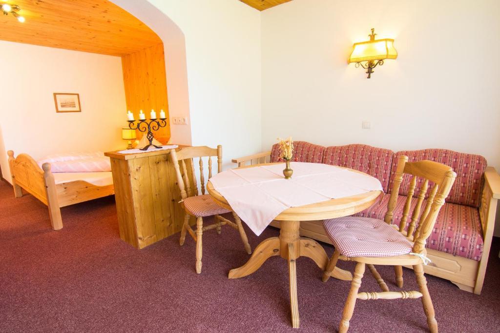 Hotel Rosengarten نيوستيف ام ستوبيتا الغرفة الصورة